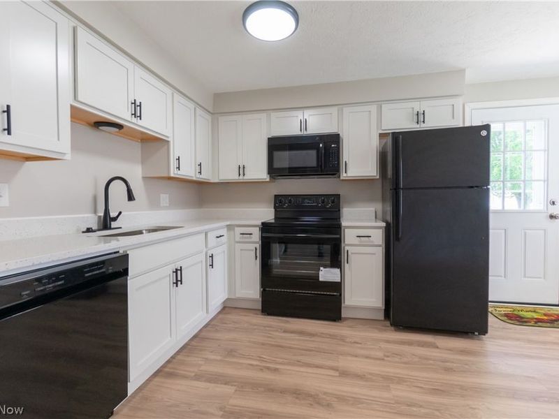 5922 Albert Avenue, North Ridgeville, OH 44039 Photo 4