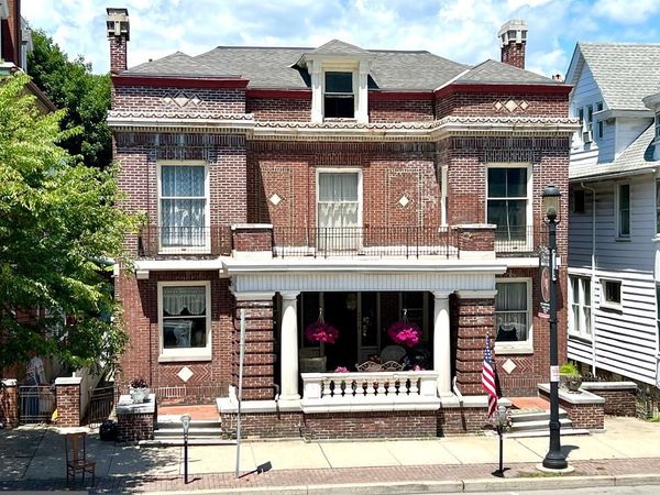 243 W BROAD STREET, TAMAQUA, PA 18252