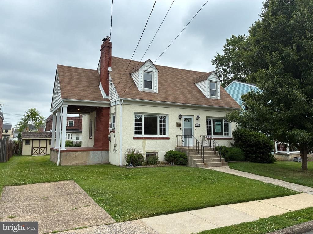 216 Fernwood, Folsom, PA 19033 Main Photo