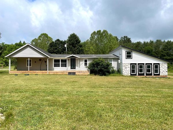 15351 Berry Road , Logan, OH 43138