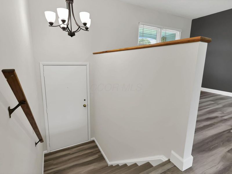 548 Empire Drive N, Columbus, OH 43230 Photo 11