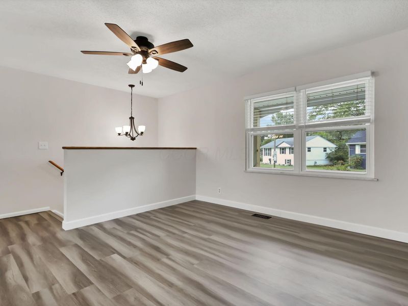 548 Empire Drive N, Columbus, OH 43230 Photo 13