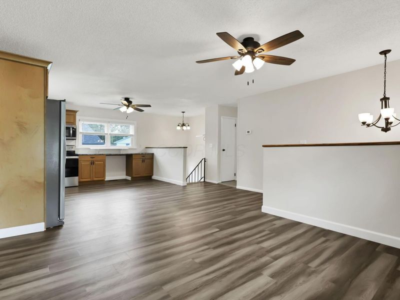 548 Empire Drive N, Columbus, OH 43230 Photo 14