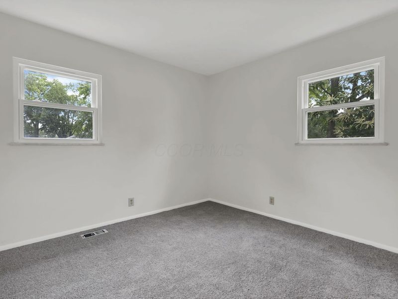 548 Empire Drive N, Columbus, OH 43230 Photo 23
