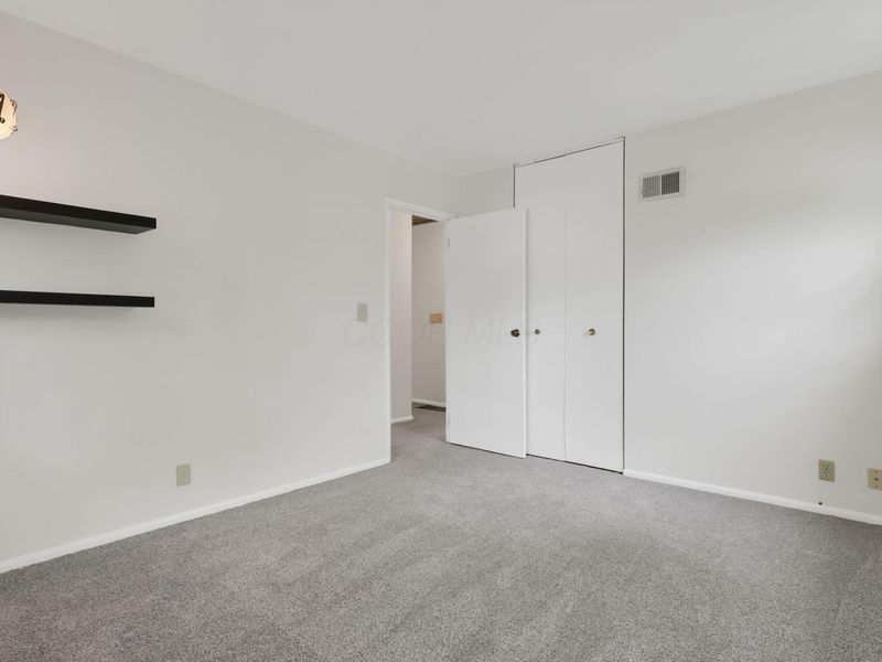 548 Empire Drive N, Columbus, OH 43230 Photo 27