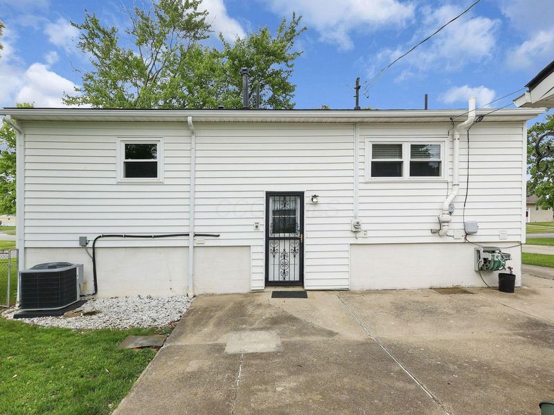 548 Empire Drive N, Columbus, OH 43230 Photo 38