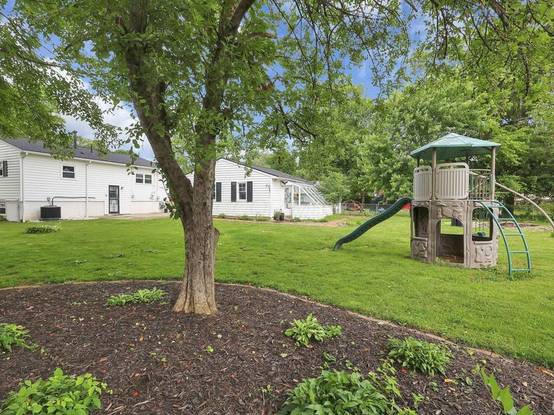 548 Empire Drive N, Columbus, OH 43230 Photo 45