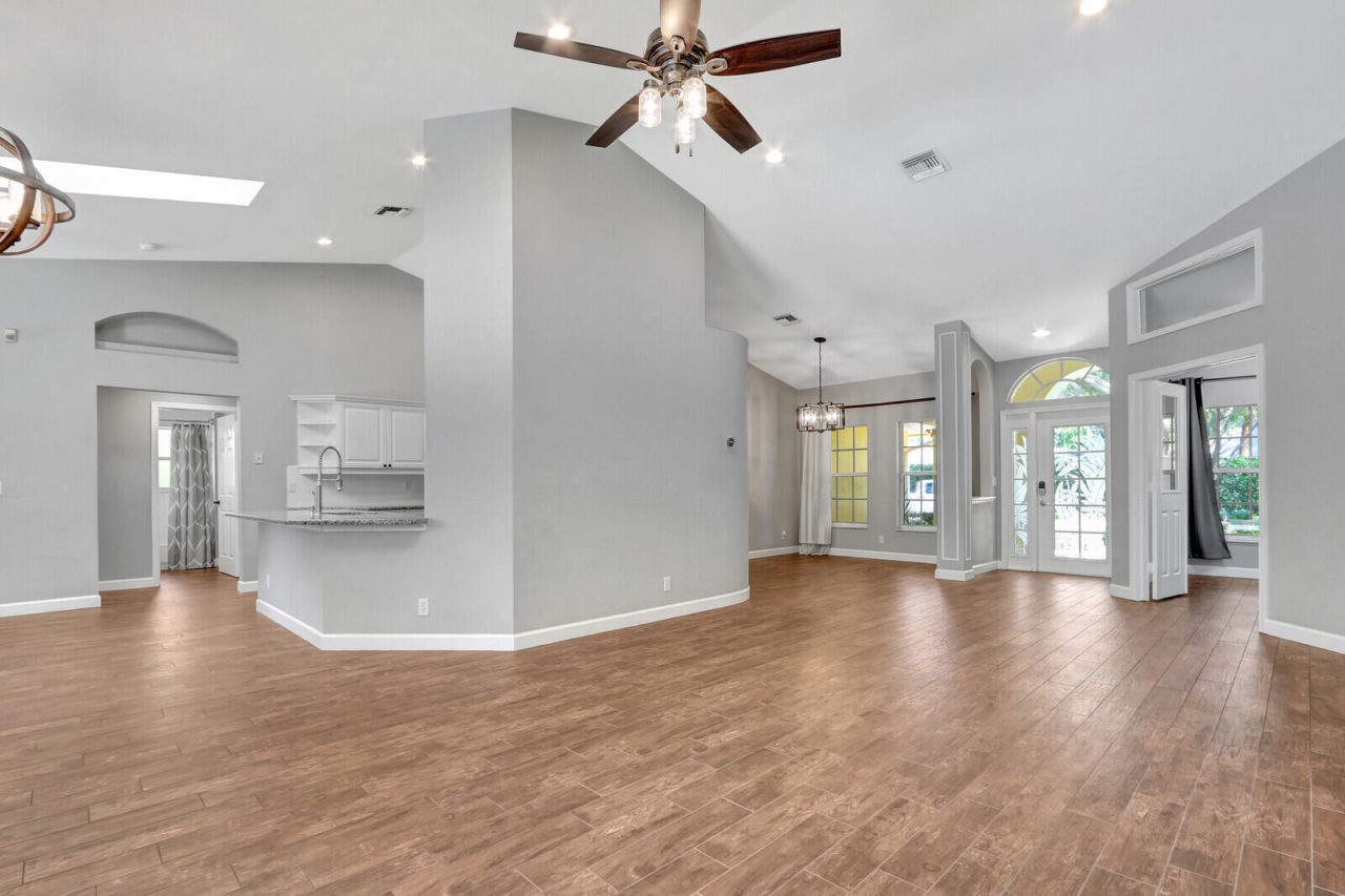 1097 Egret Circle N, Jupiter, FL 33458 Photo