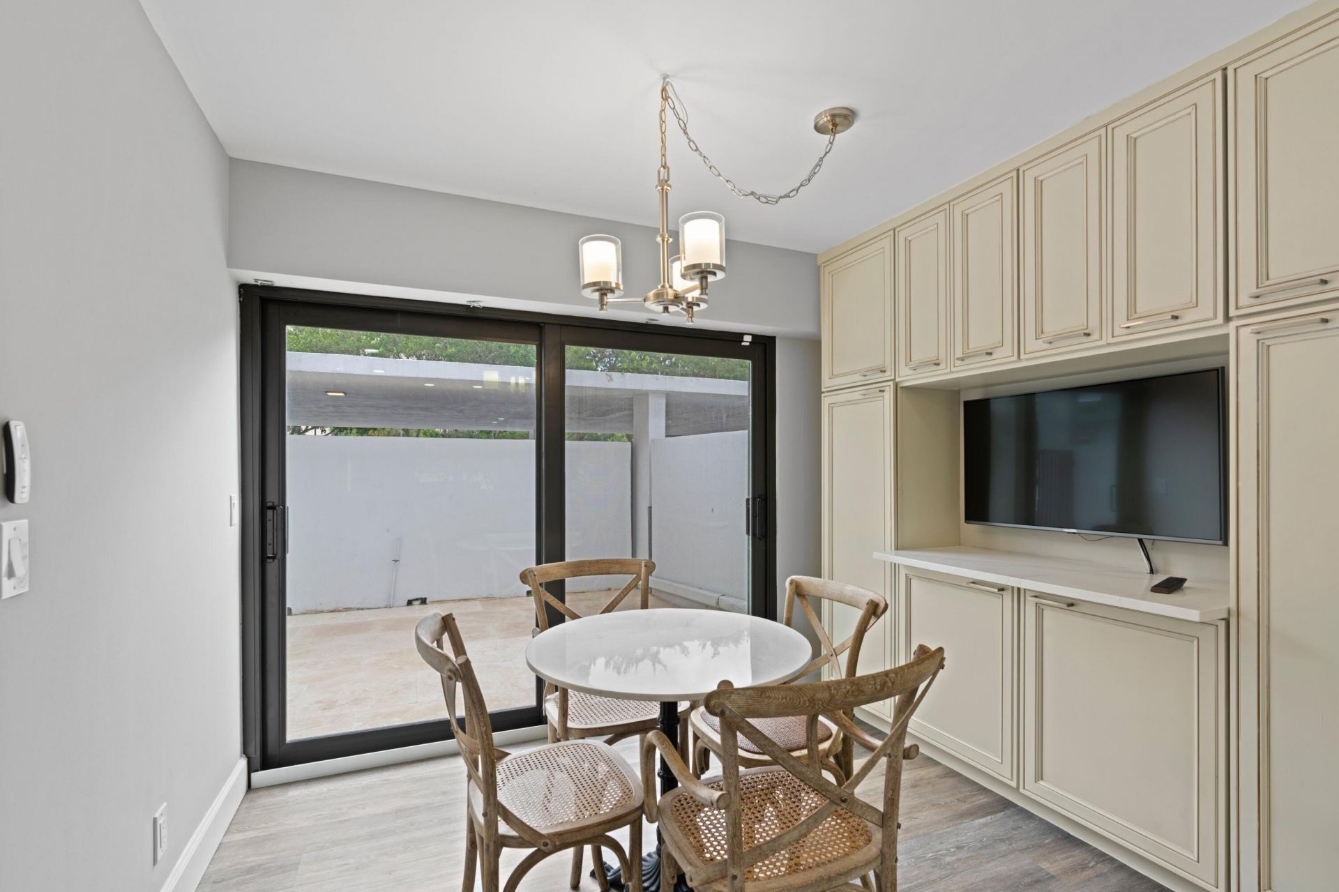 2435 Presidential Way, Unit G, West Palm Beach, FL 33401 Photo