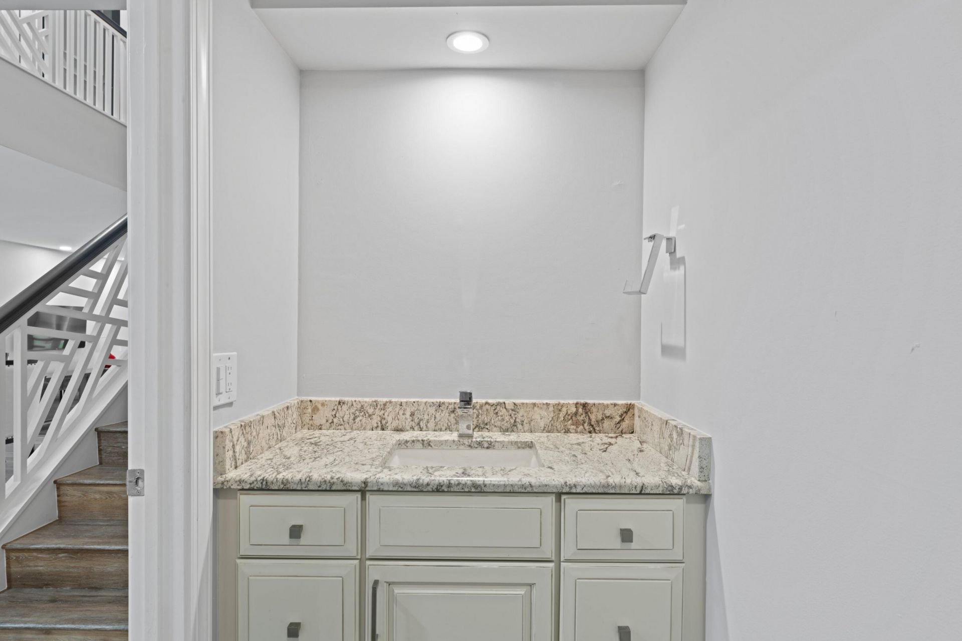 2435 Presidential Way, Unit G, West Palm Beach, FL 33401 Photo