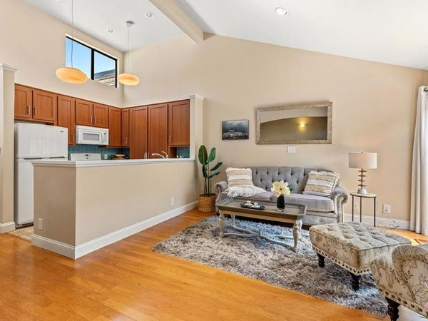 461 Dela Vina Avenue, Unit 205, Monterey, CA 93940