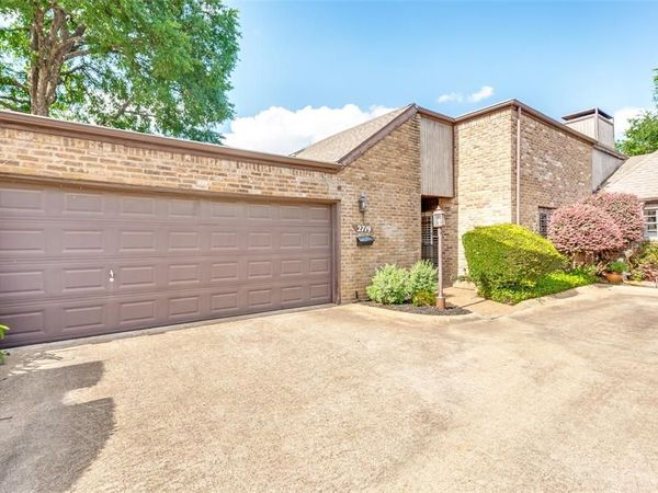 2719 Fairway Park Street, Grand Prairie, TX 75050