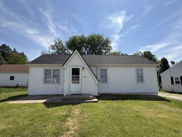 1409 Kelly Street , Streator, IL 61364