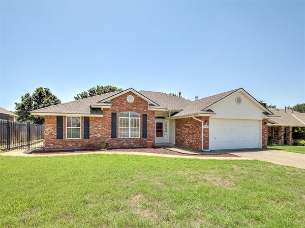 1500 NE 10th Street, Moore, OK 73160