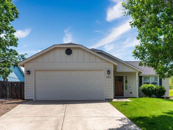 454 NE Spruce Court, Redmond, OR 97756