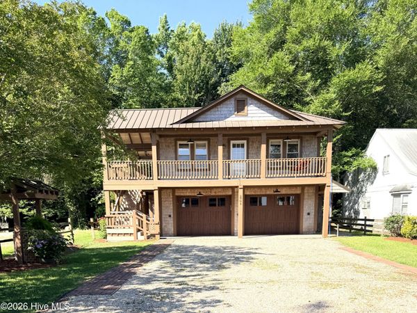 2704 Waccamaw Shores Road , Lake Waccamaw, NC 28450