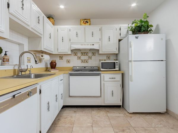 2811 Somerset Drive, Unit 412, Lauderdale Lakes, FL 33311