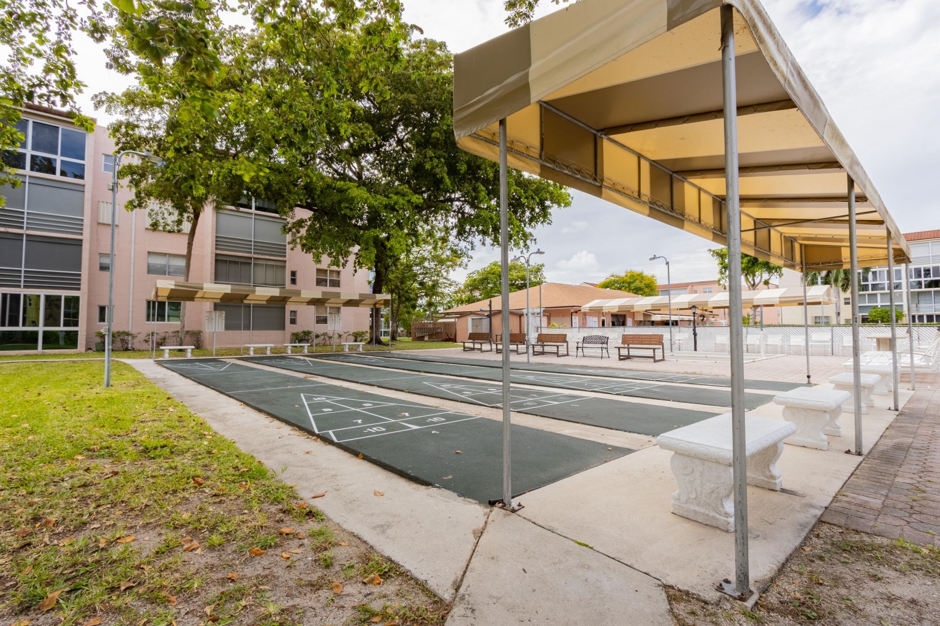 2811 Somerset Drive, Unit 412, Lauderdale Lakes, FL 33311 Photo