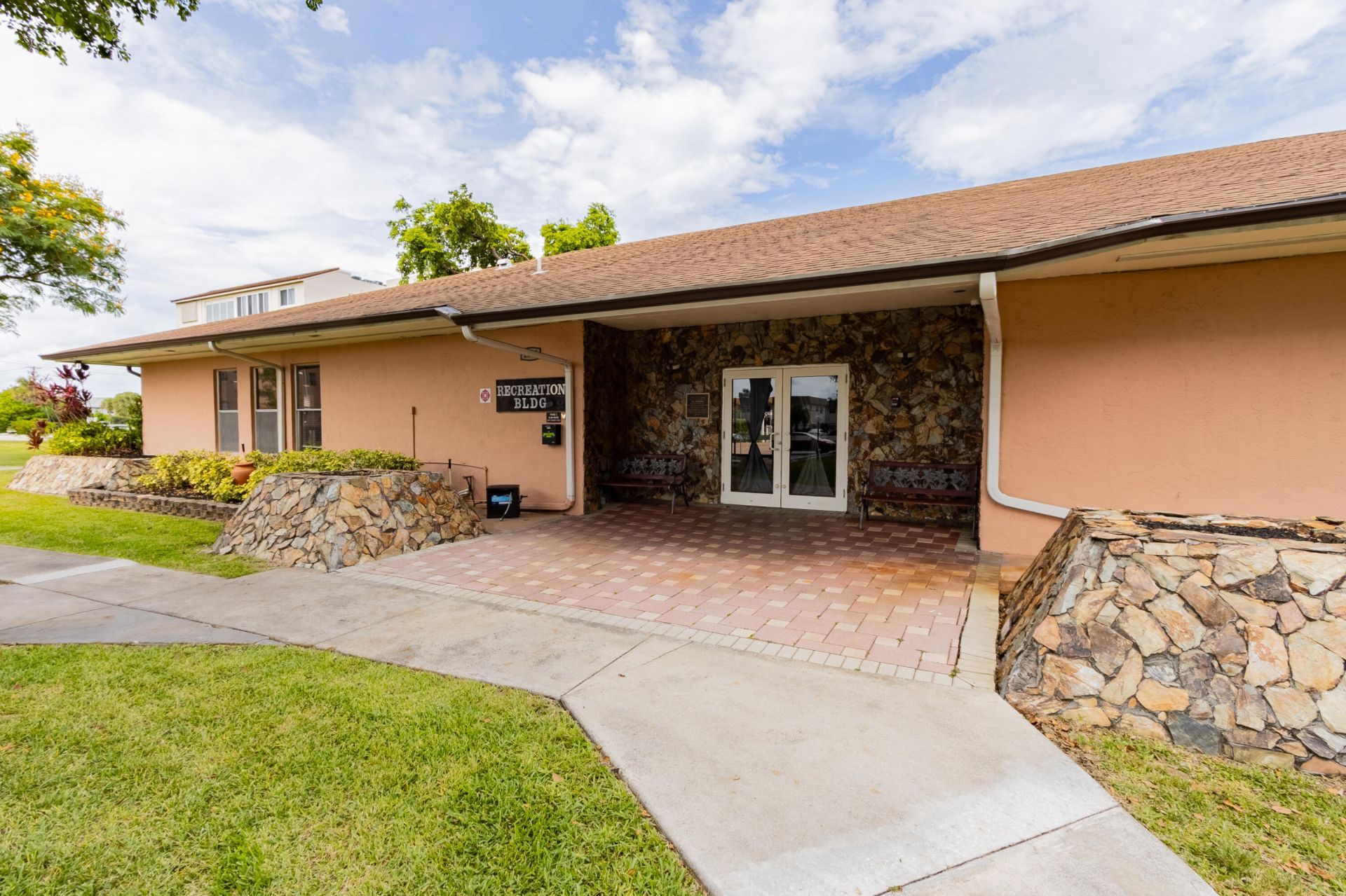 2811 Somerset Drive, Unit 412, Lauderdale Lakes, FL 33311 Photo