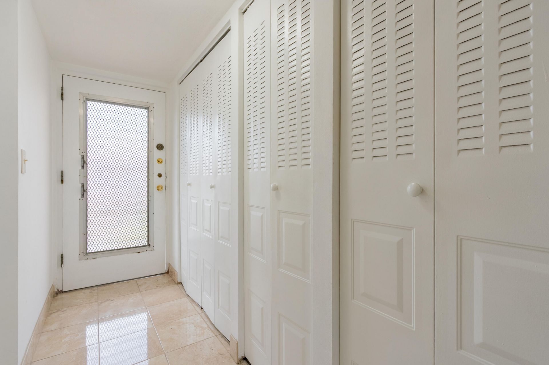 2811 Somerset Drive, Unit 412, Lauderdale Lakes, FL 33311 Photo