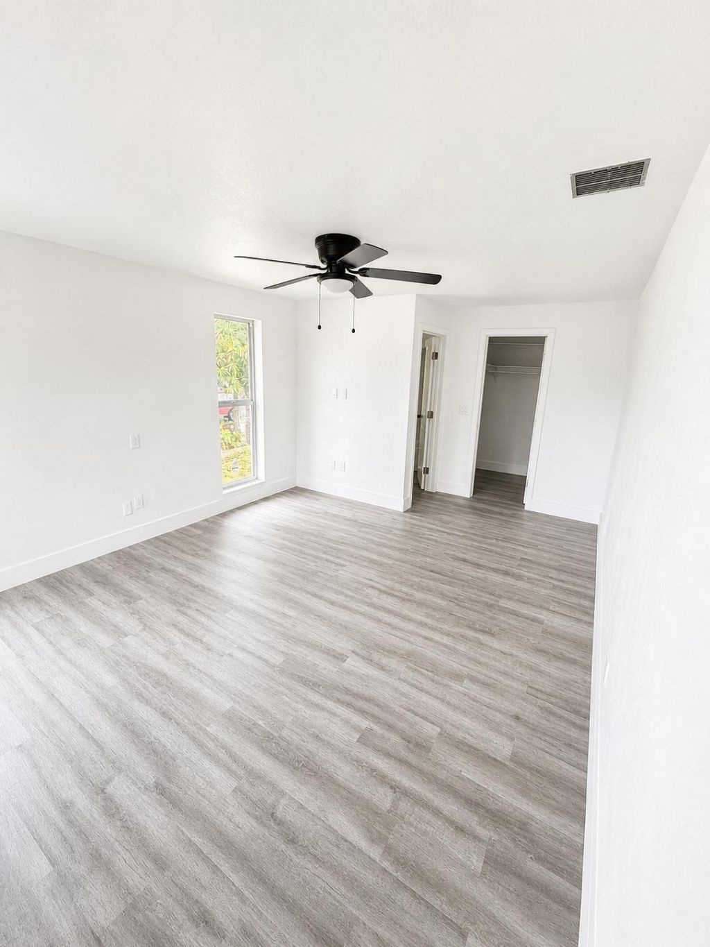 735 20th Street, West Palm Beach, FL 33407 Photo