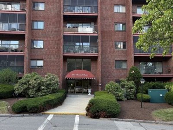 2 Summit Dr., Unit 41, Reading, MA 01867
