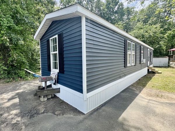 28 Finch Drive, Chicopee, MA 01020