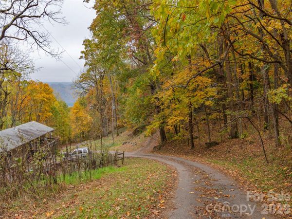 000 Sleepy Hollow Lane , Canton, NC 28716