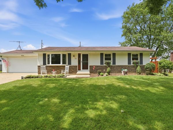 1015 Pettibone Street , Crown Point, IN 46307