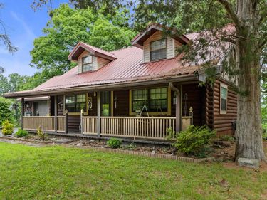 946 E Lakeshore Drive, Burnside, KY 42519