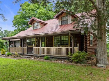 946 E Lakeshore Drive, Burnside, KY 42519