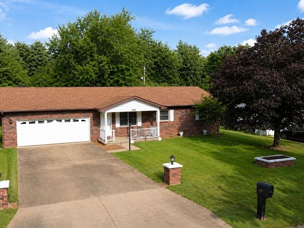 1218 Plum Avenue , Mt Vernon, IL 62864