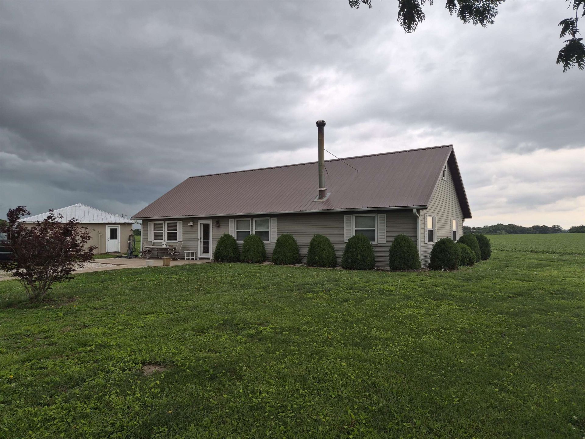 729 N 2650th Avenue, Ursa, IL 62376