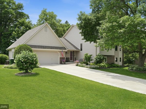 1426 Colleen Avenue , Arden Hills, MN 55112