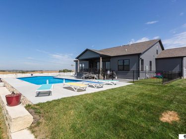 10002 S 191 Avenue, Gretna, NE 68136