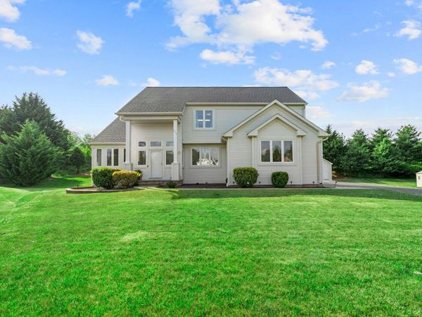 936 LONGWOOD COURT, CHALFONT, PA 18914