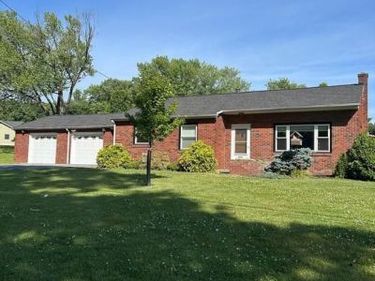 1652 READING ROAD , MOHNTON, PA 19540