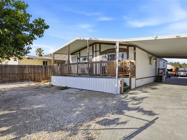 25114 Avenida Valencia, Homeland, CA 92548