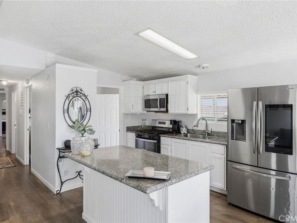 25114 Avenida Valencia, Homeland, CA 92548