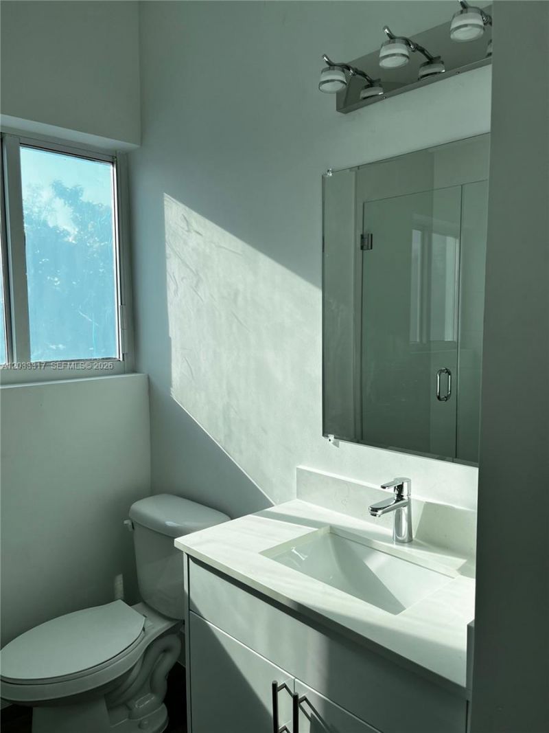 37 NW 70th St , Unit B, Miami, FL 33150 Photo