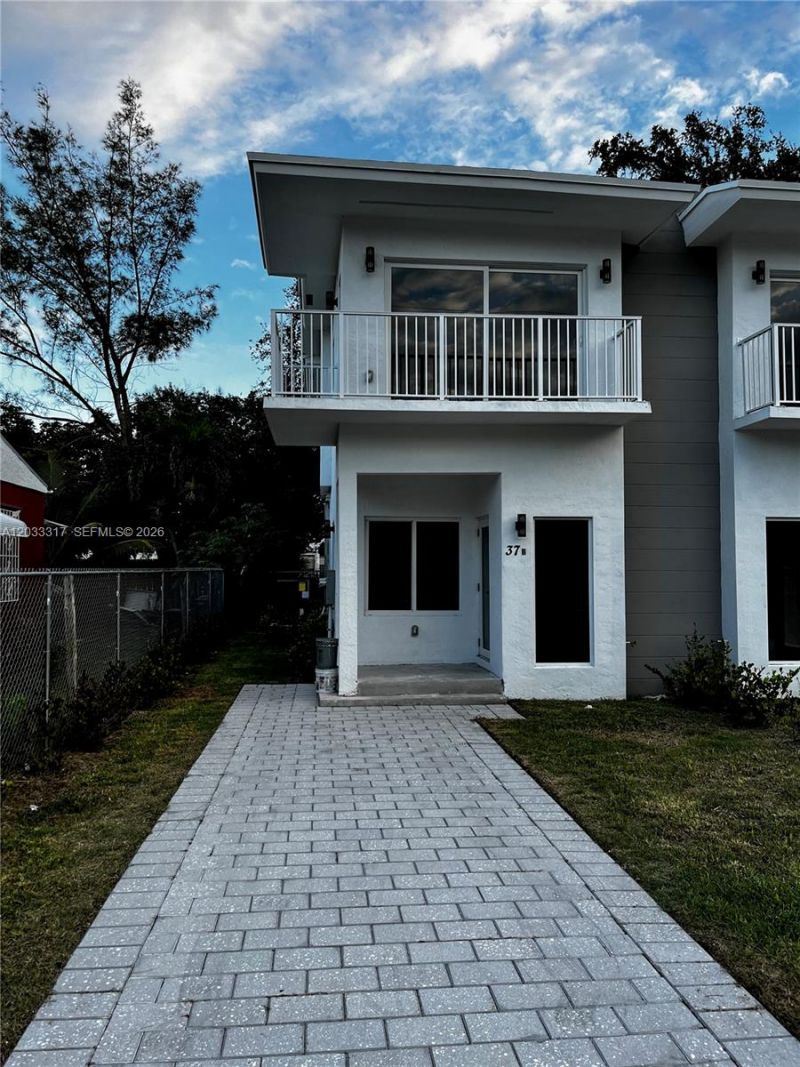 37 NW 70th St , Unit B, Miami, FL 33150 Photo