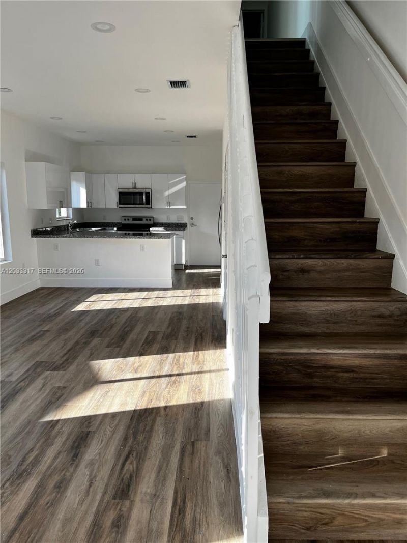 37 NW 70th St , Unit B, Miami, FL 33150 Photo