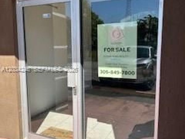 Unit E4, Hialeah Gardens, FL 33018
