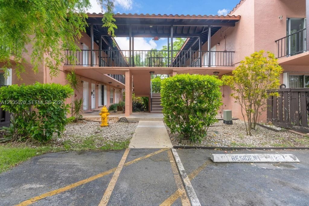 10832 N Kendall Dr , Unit U1, Miami, FL 33176 Photo