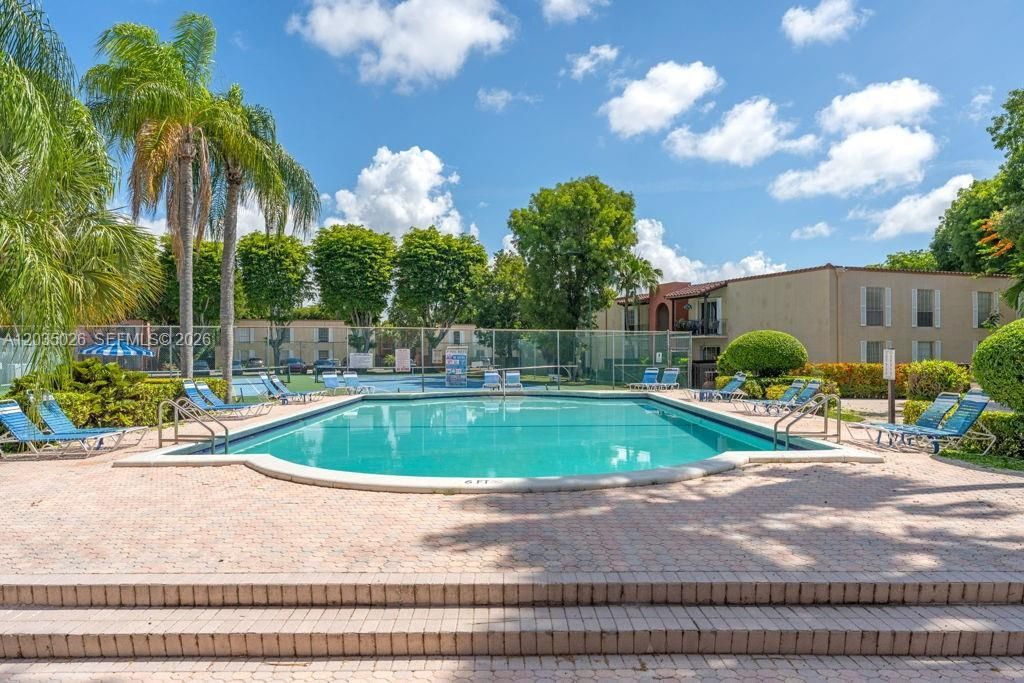 10832 N Kendall Dr , Unit U1, Miami, FL 33176 Photo