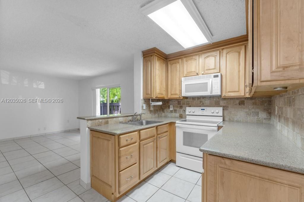 10832 N Kendall Dr , Unit U1, Miami, FL 33176 Photo