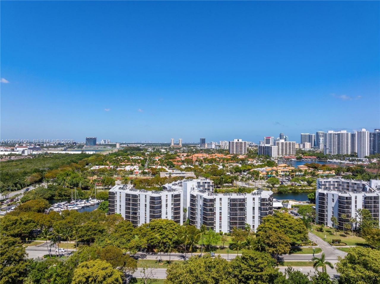 3401 N Country Club Dr , Unit 105, Aventura, FL 33180 Photo