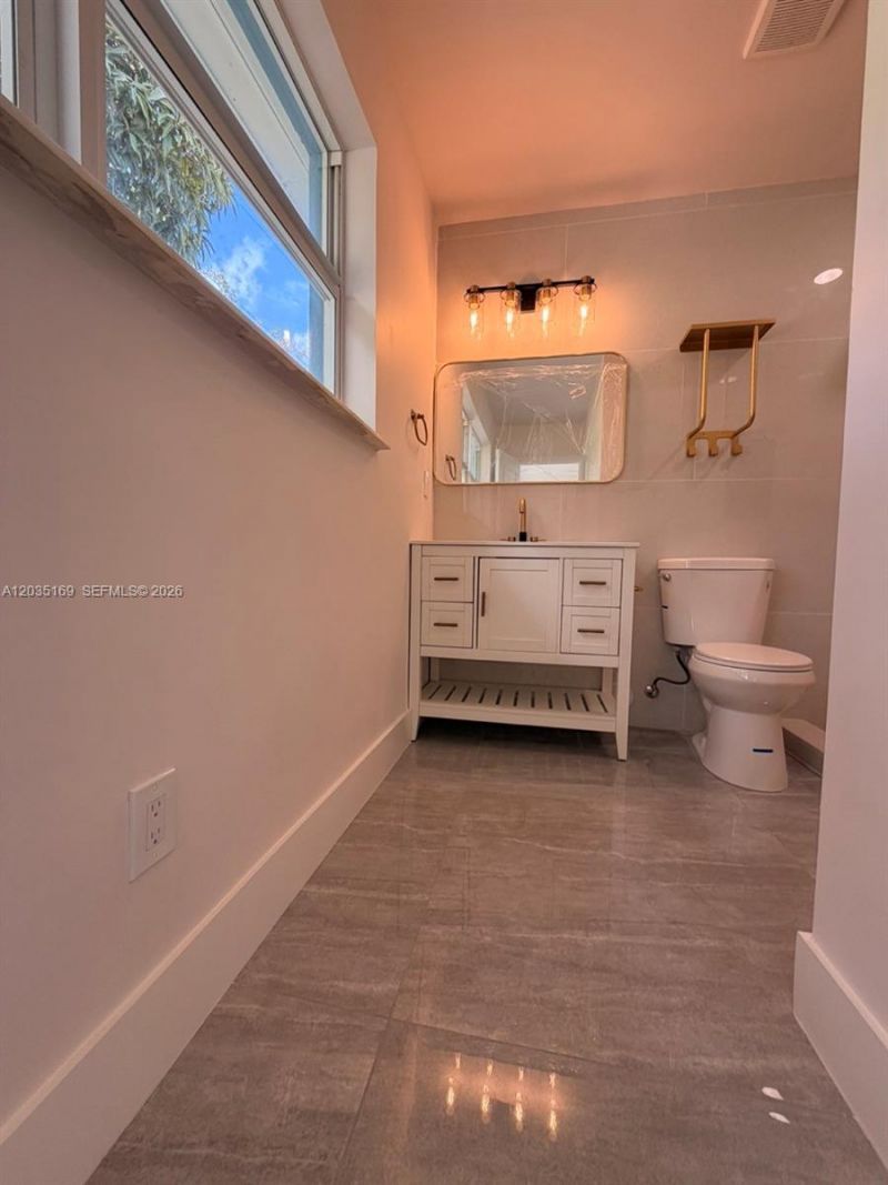 809 NW 12th Ave, Fort Lauderdale, FL 33311 Photo