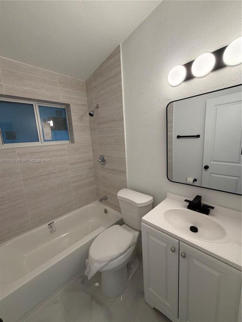 3220 Plaza St, Unit 3220, Miami, FL 33133 Photo
