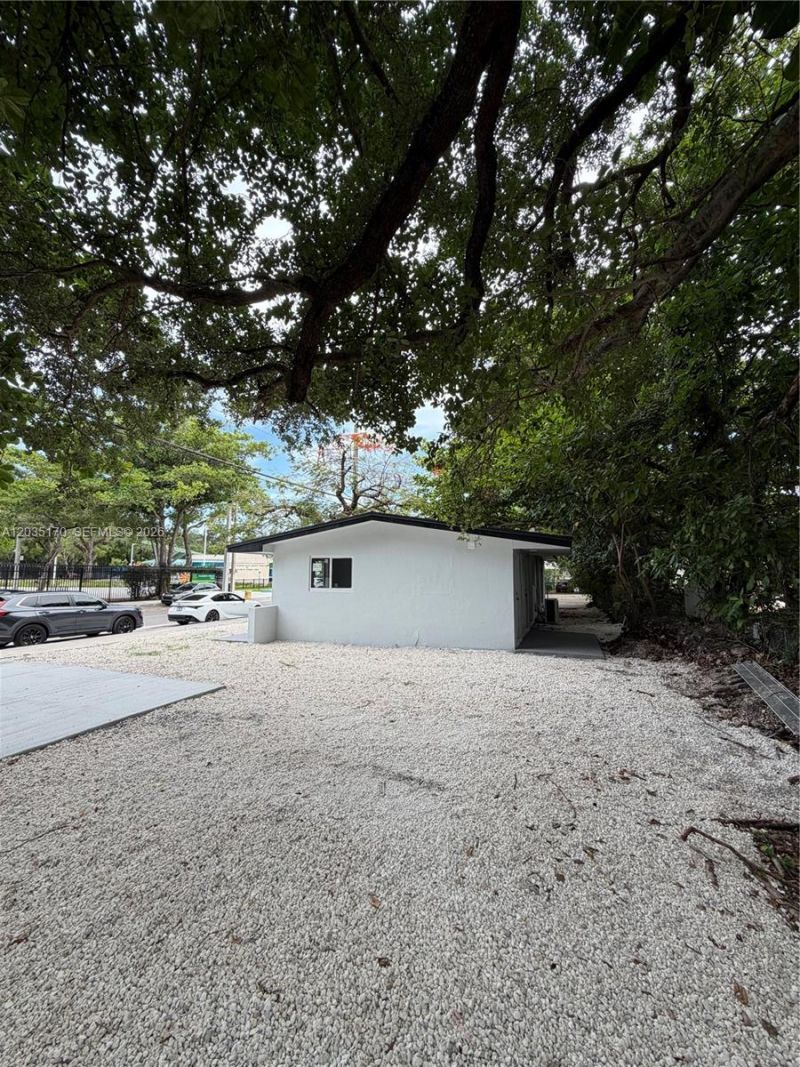 3220 Plaza St, Unit 3220, Miami, FL 33133 Photo